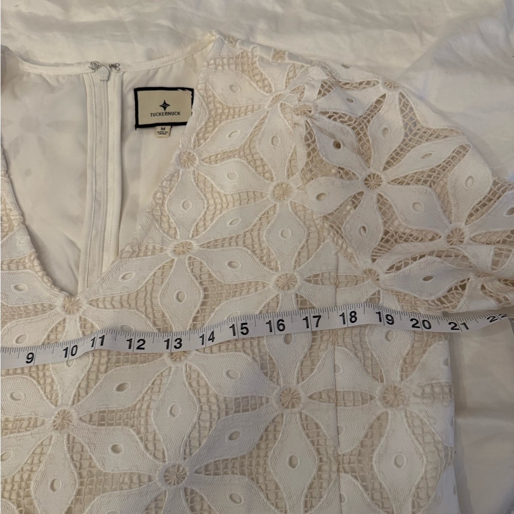 TUCKERNUCK $248 White Floral Lace Camilla Dress, Size M - Picture 13 of 15